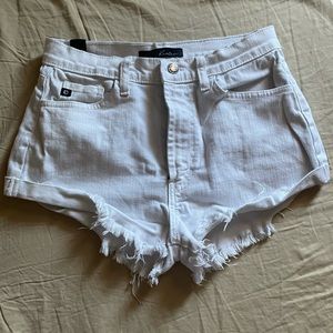 white fringe denim cut off shorts 🐚
